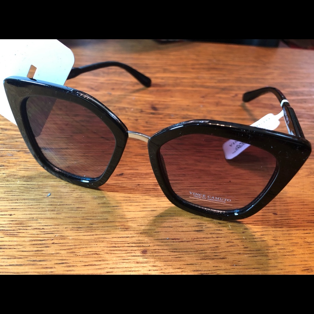 Vince Camuto Sunglasses - Picture 4 of 6